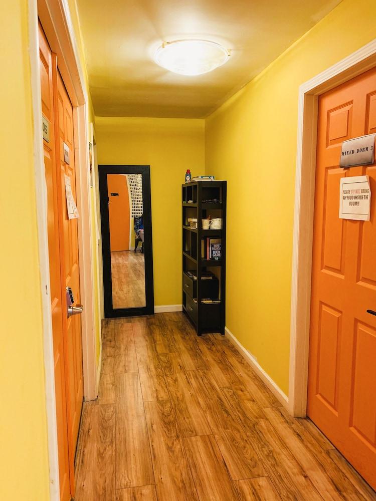 Hostal Melrose (adults Only) *